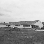 Cover image for Photograph - Ravenswood State School, exterior