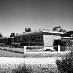Cover image for Photograph - Strahan State School, exterior