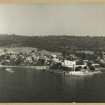 Cover image for Photograph - aerial view - Hobart - Wrest Point and foreshore - and Sandy Bay between area of Mt Nelson Road past Manning Avenue, looking up Waimea Avenue